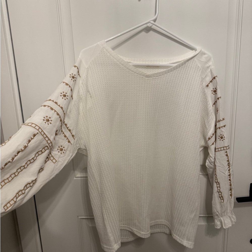 Chic White Blouse with Embroidered Sleeves